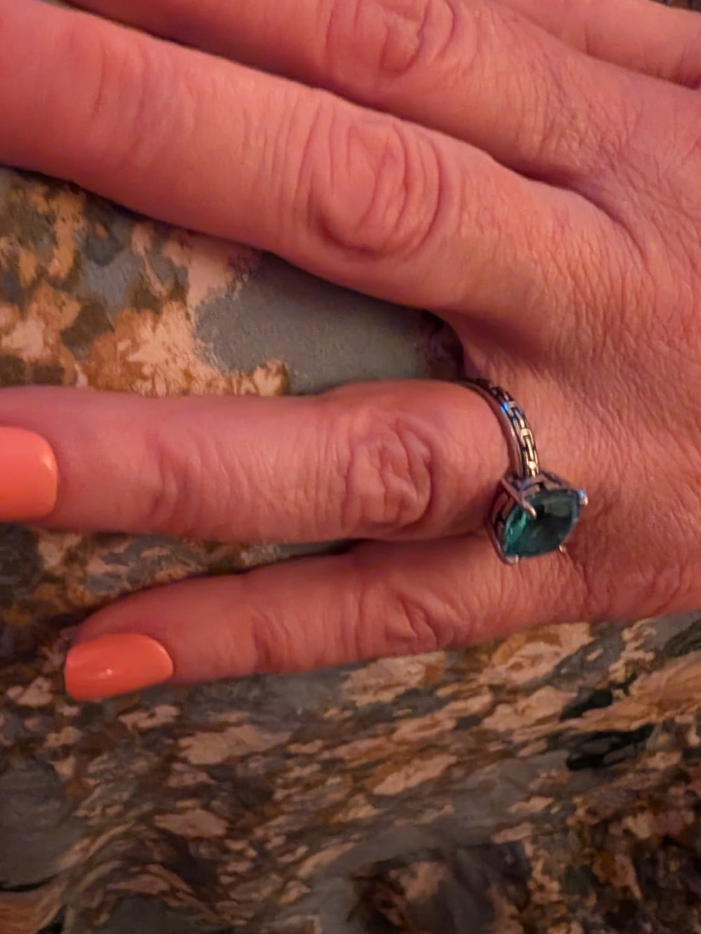 4.5 Kt. GORGEOUS BRILLIANT Effy Ring with Bright Topaz Cushion Cut Gemstone - Picture 6 of 10